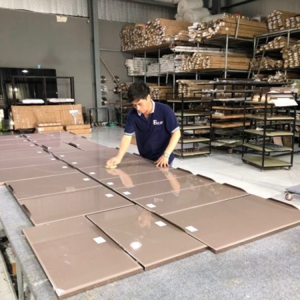 TỦ BẾP CÁNH KÍNH MAX EU 2